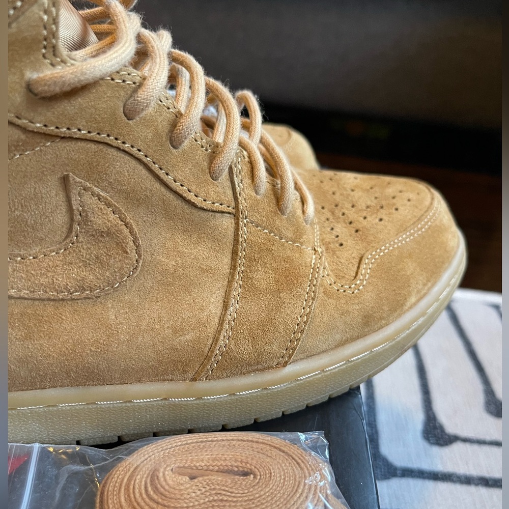 Jordan 1 Retro High OG Wheat sz 12
